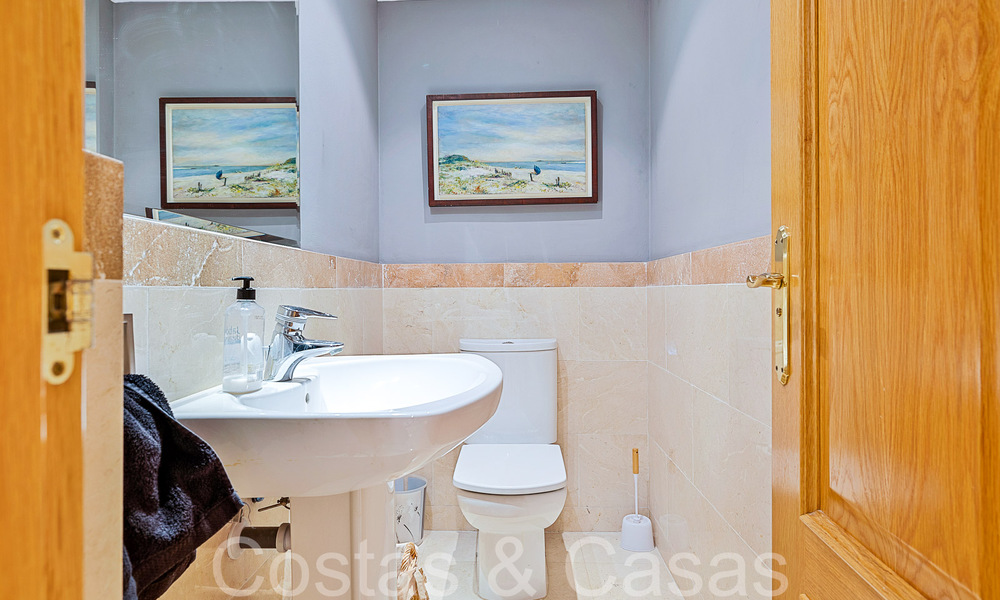 Amplia apartamento de 3 dormitorios en venta a poca distancia de la playa y del centro en San Pedro, Marbella 69553