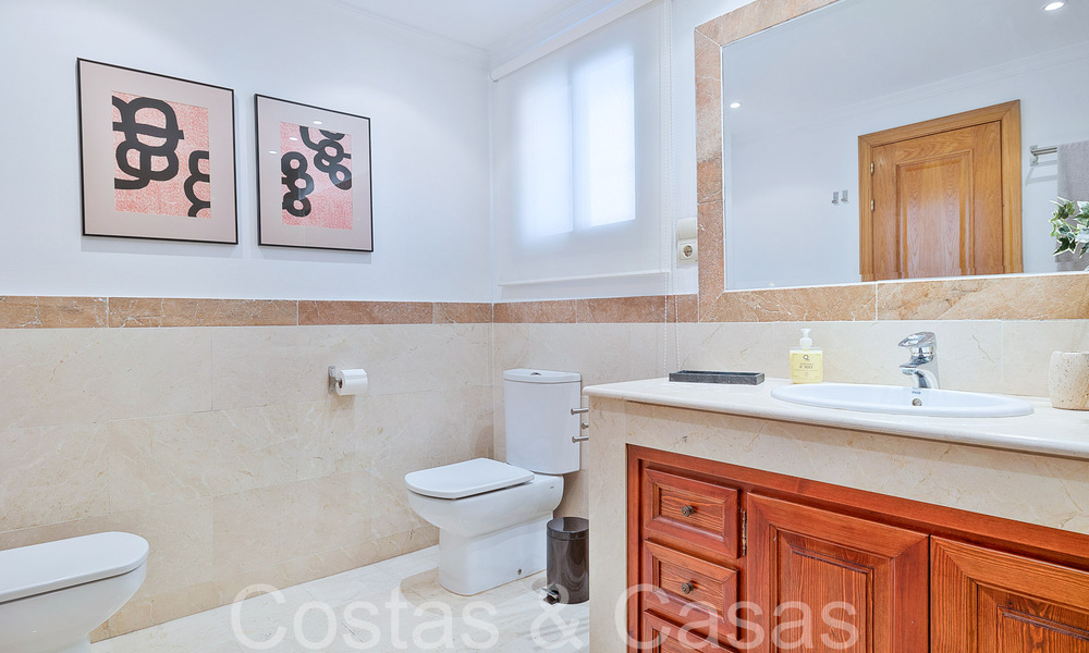 Amplia apartamento de 3 dormitorios en venta a poca distancia de la playa y del centro en San Pedro, Marbella 69563