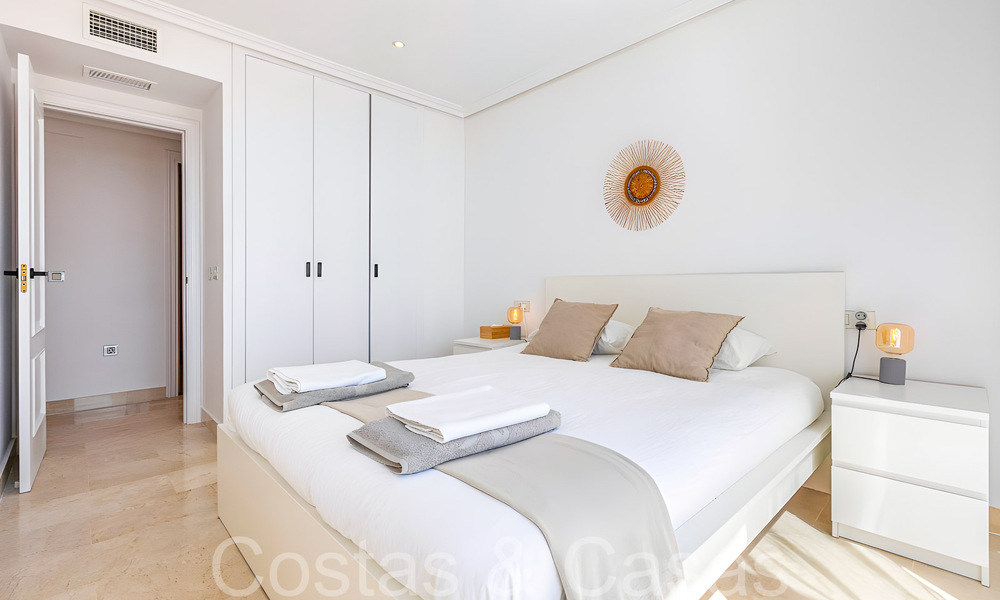 Ático de lujo listo para entrar a vivir con magníficas vistas al campo de golf y al mar Mediterráneo en venta en Benahavis - Marbella 69605