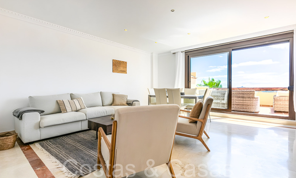 Ático de lujo listo para entrar a vivir con magníficas vistas al campo de golf y al mar Mediterráneo en venta en Benahavis - Marbella 69620