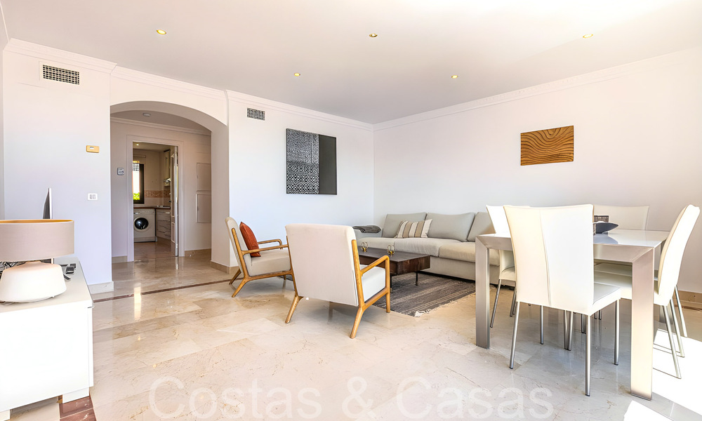 Ático de lujo listo para entrar a vivir con magníficas vistas al campo de golf y al mar Mediterráneo en venta en Benahavis - Marbella 69621