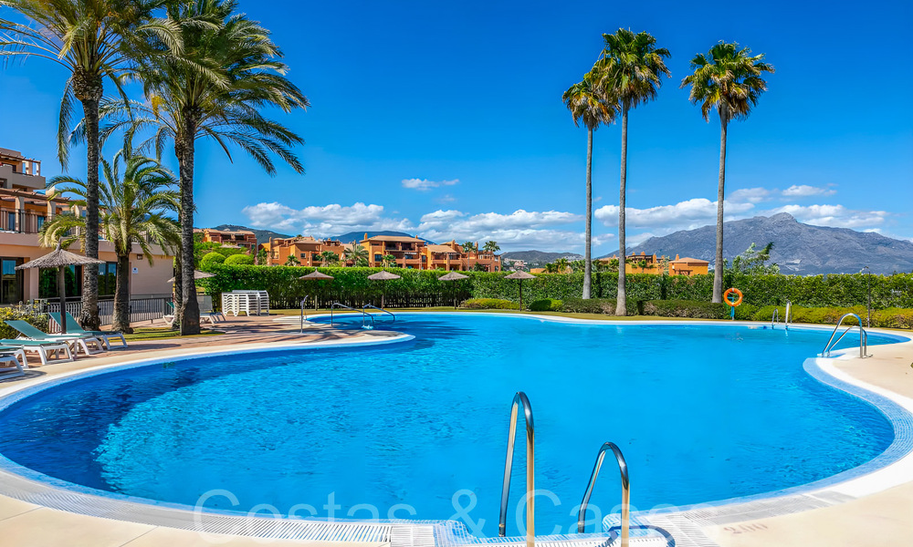 Ático de lujo listo para entrar a vivir con magníficas vistas al campo de golf y al mar Mediterráneo en venta en Benahavis - Marbella 69624