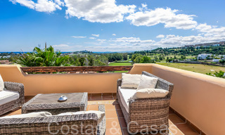 Ático de lujo listo para entrar a vivir con magníficas vistas al campo de golf y al mar Mediterráneo en venta en Benahavis - Marbella 69626 