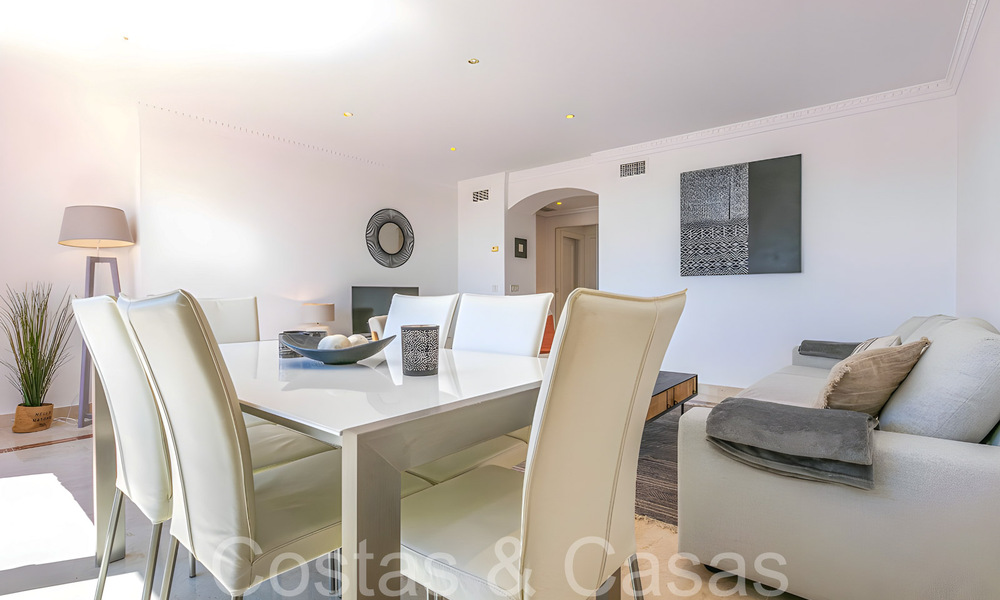 Ático de lujo listo para entrar a vivir con magníficas vistas al campo de golf y al mar Mediterráneo en venta en Benahavis - Marbella 69630