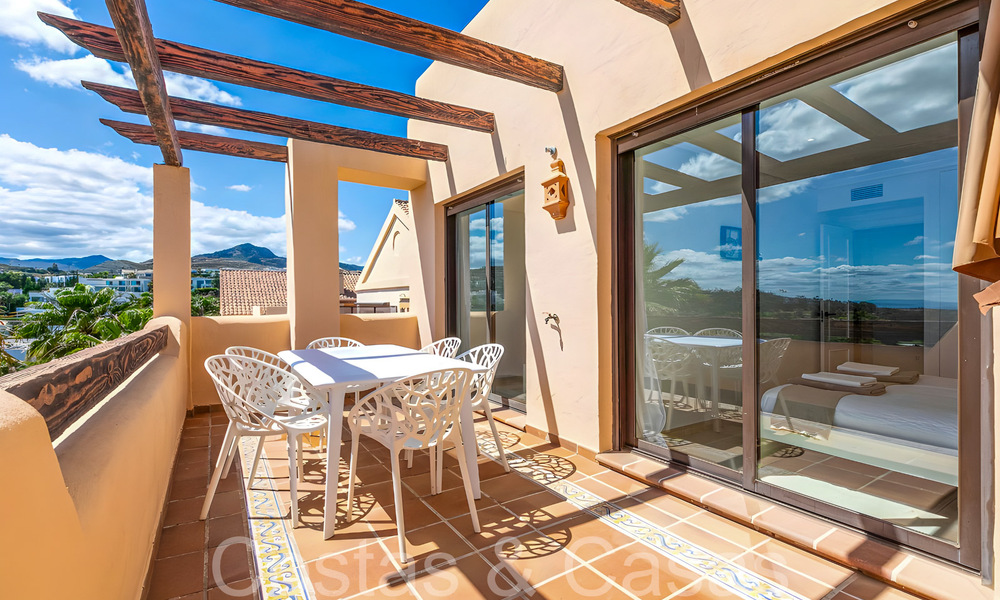 Ático de lujo listo para entrar a vivir con magníficas vistas al campo de golf y al mar Mediterráneo en venta en Benahavis - Marbella 69636