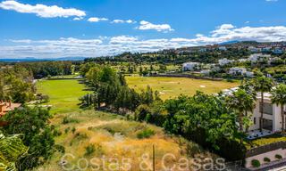 Ático de lujo listo para entrar a vivir con magníficas vistas al campo de golf y al mar Mediterráneo en venta en Benahavis - Marbella 69638 