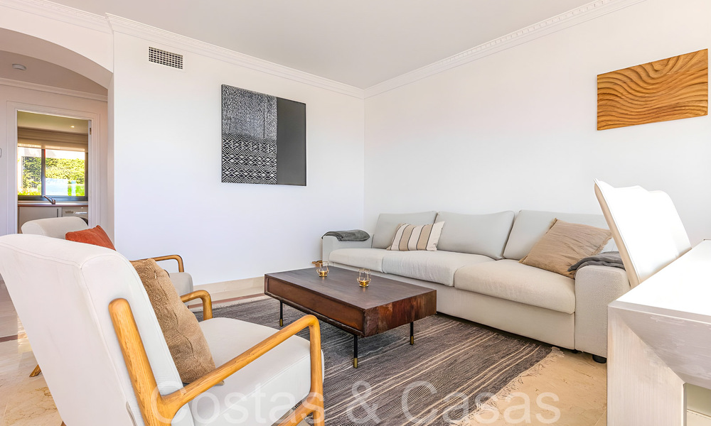 Ático de lujo listo para entrar a vivir con magníficas vistas al campo de golf y al mar Mediterráneo en venta en Benahavis - Marbella 69641
