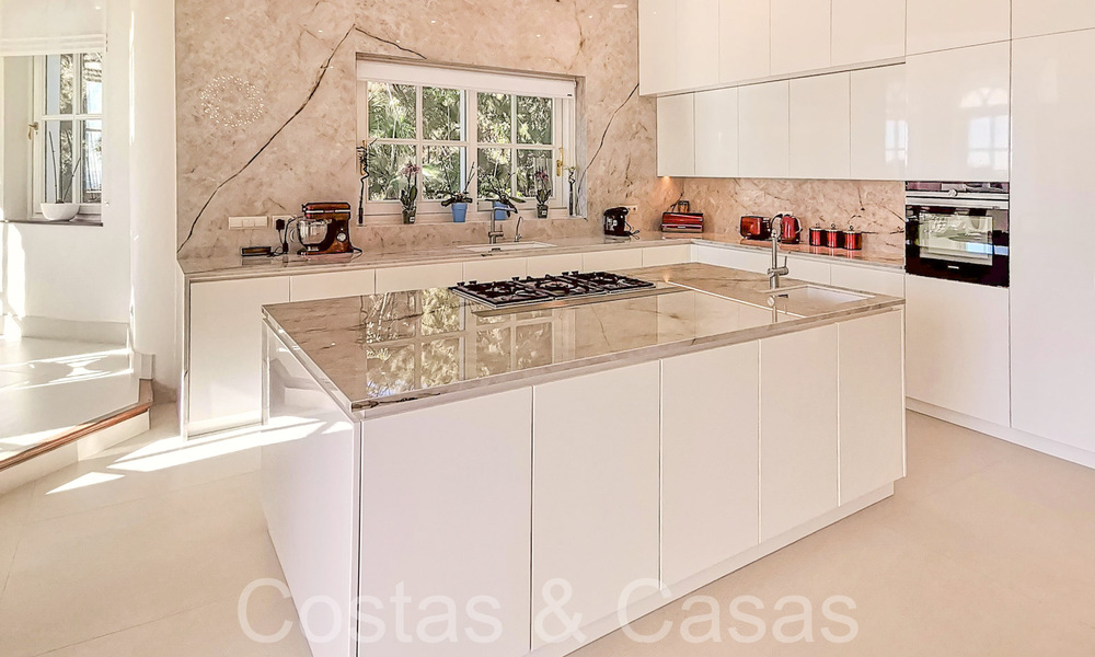 Villa clásica mediterránea con impresionantes vistas al mar en venta, en el exclusivo complejo La Zagaleta en Benahavis - Marbella 69746