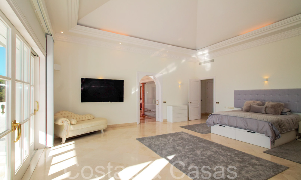 Villa clásica mediterránea con impresionantes vistas al mar en venta, en el exclusivo complejo La Zagaleta en Benahavis - Marbella 69753