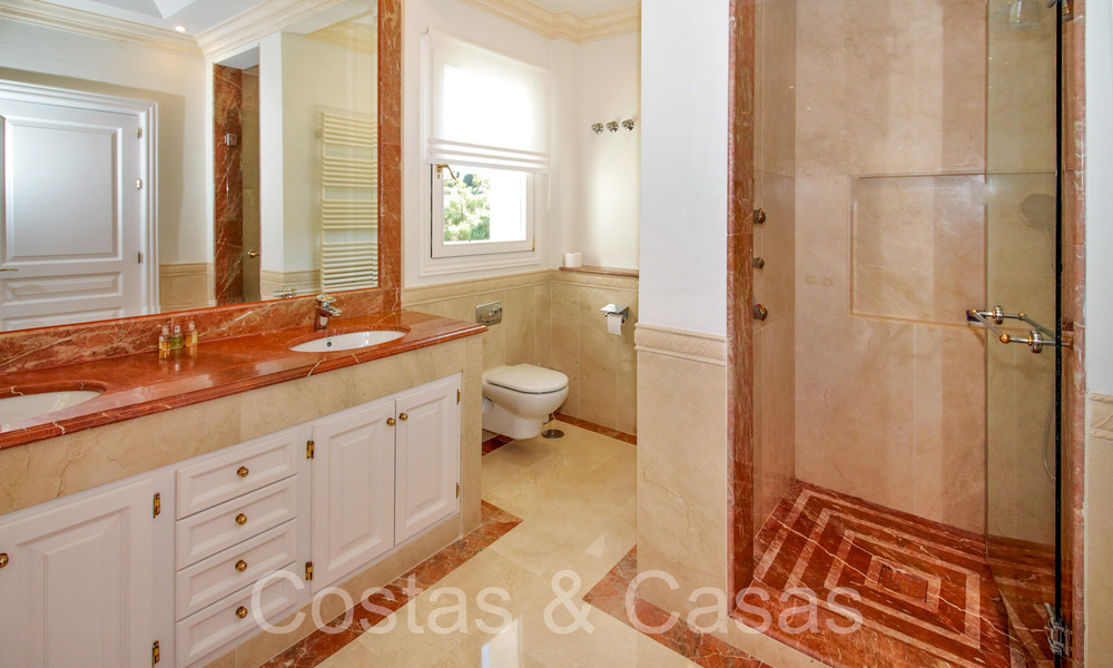 Villa clásica mediterránea con impresionantes vistas al mar en venta, en el exclusivo complejo La Zagaleta en Benahavis - Marbella 69758