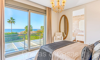 Amplia villa con encanto andaluz en venta, primera línea de playa al este de Marbella centro 70285 
