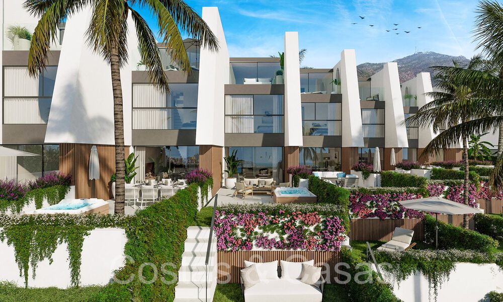 Modernas casas adosadas de 3 dormitorios con jardín privado en venta en Fuengirola, Costa del Sol 70174