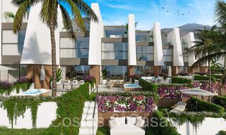 Modernas casas adosadas de 3 dormitorios con jardín privado en venta en Fuengirola, Costa del Sol 70174 