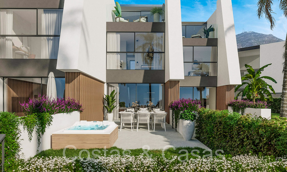 Modernas casas adosadas de 3 dormitorios con jardín privado en venta en Fuengirola, Costa del Sol 70175