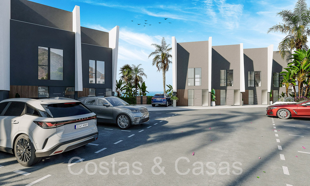 Modernas casas adosadas de 3 dormitorios con jardín privado en venta en Fuengirola, Costa del Sol 70176