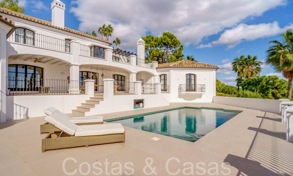 Sublime villa de lujo mediterránea con vistas panorámicas al mar en venta en El Madroñal, Marbella - Benahavis 70381