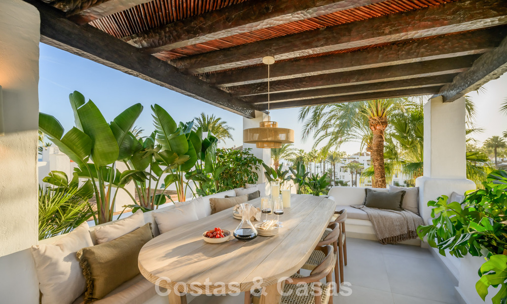 Ático de lujo en venta en un complejo de playa de alta calidad a poca distancia del centro de Estepona 774275