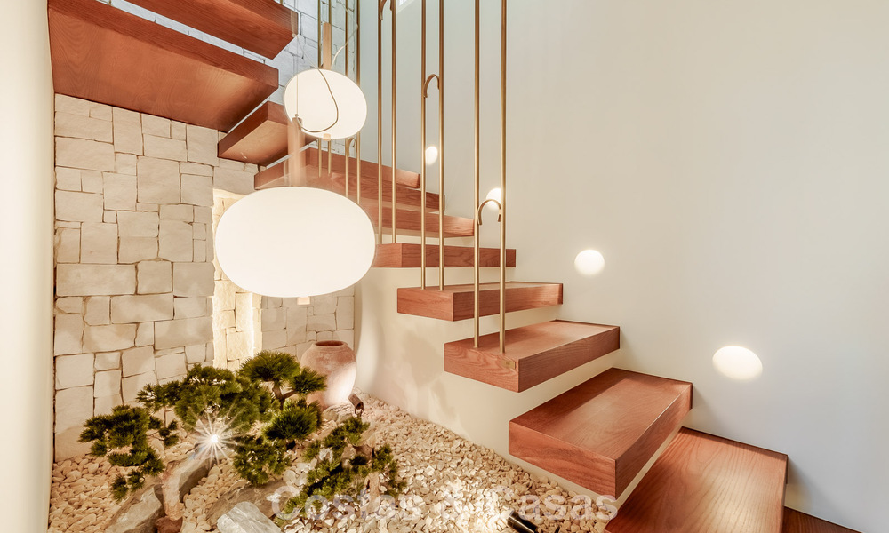 Ático de lujo en venta en un complejo de playa de alta calidad a poca distancia del centro de Estepona 774293