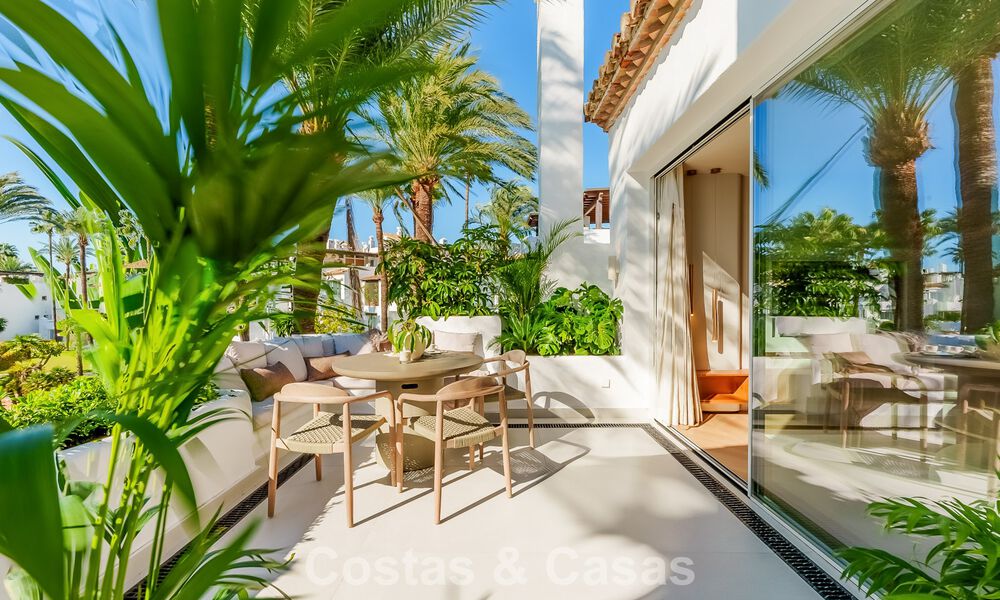 Ático de lujo en venta en un complejo de playa de alta calidad a poca distancia del centro de Estepona 774296