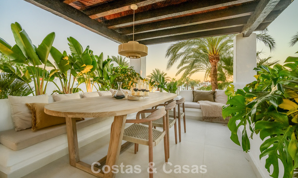 Ático de lujo en venta en un complejo de playa de alta calidad a poca distancia del centro de Estepona 774308