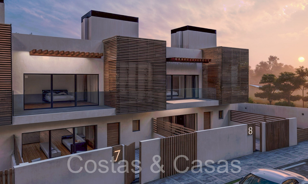 Nueva promoción de casas adosadas en venta junto al campo de golf en Estepona 70557