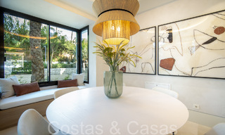 Villa de lujo moderna en venta en una urbanización cerrada en la Milla de Oro de Marbella 70745 