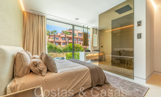 Sofisticada villa de diseño en venta cerca de la playa en la Milla de Oro de Marbella 72012 