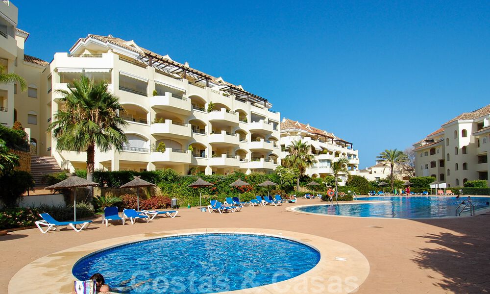 Apartamentos de lujo cerca de la playa en venta, Elviria, Marbella Este 31041