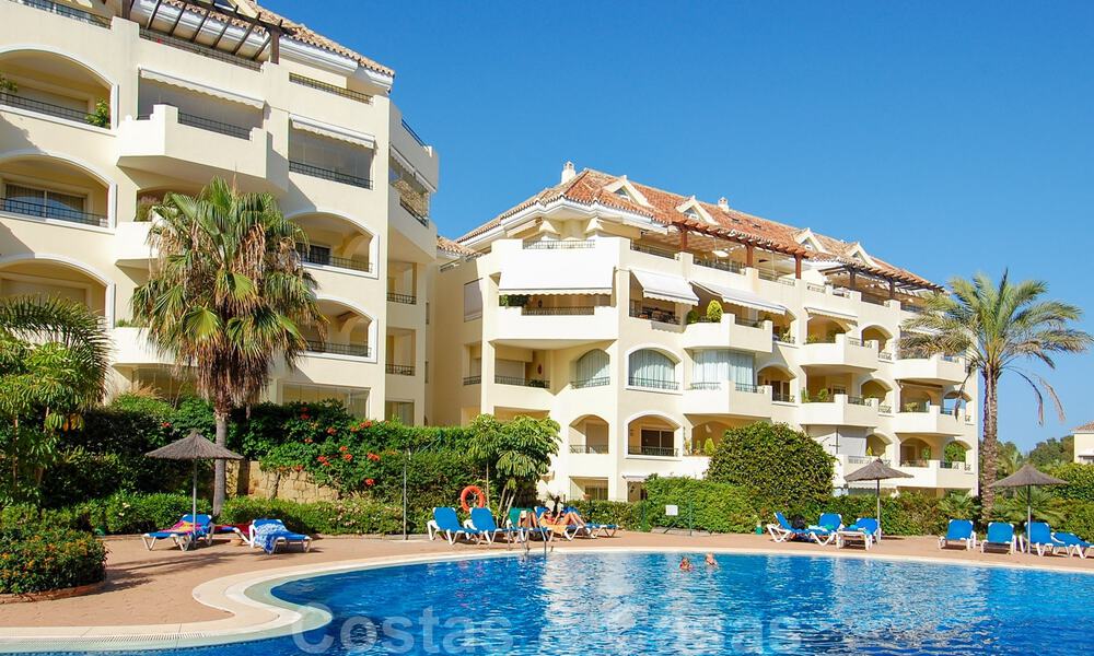 Apartamentos de lujo cerca de la playa en venta, Elviria, Marbella Este 31043