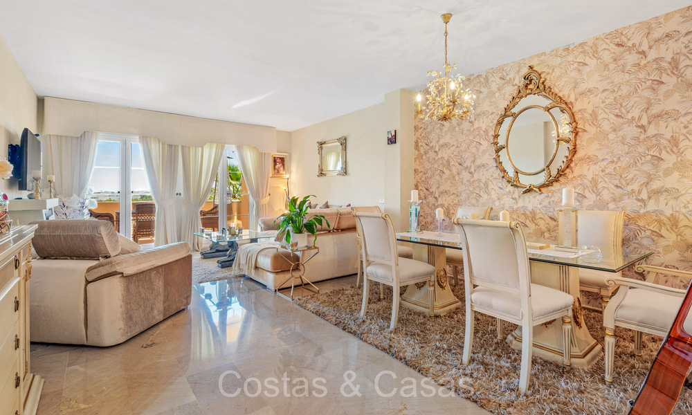 Apartamentos de lujo en venta a poca distancia de Puerto Banús y la playa en Nueva Andalucía, Marbella 805304