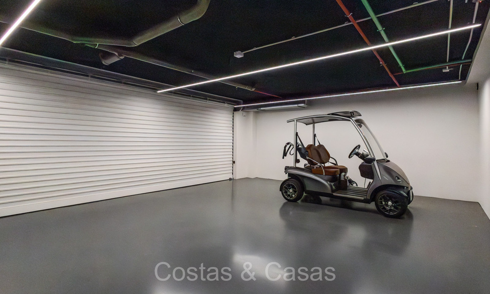 Casa de lujo sofisticada y minimalista en venta en un prestigioso complejo en Nueva Andalucía, Marbella 73179