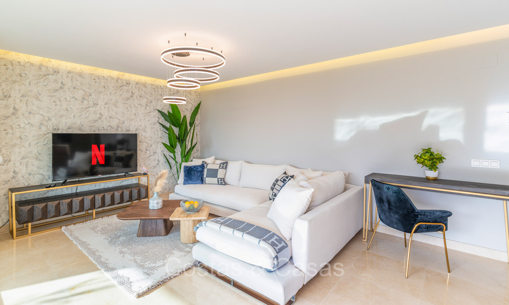 Listo para entrar a vivir, moderno apartamento de lujo en venta en excelente Benahavis - Marbella 73362