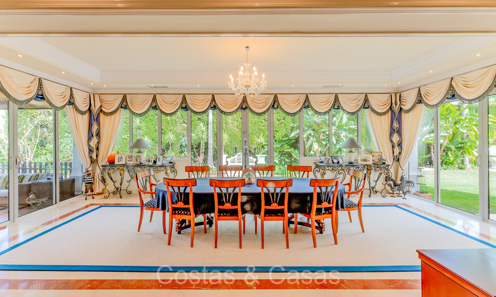 Villa de lujo tradicional española en venta con vistas al mar en una exclusiva comunidad cerrada en La Quinta, Benahavis - Marbella 73433