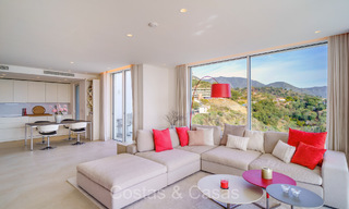 Listo para entrar a vivir, apartamento contemporáneo con vistas al mar en venta en una comunidad cerrada ubicada en las colinas de Marbella 73469 