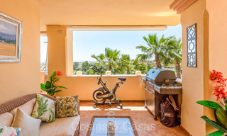 Apartamento de 3 dormitorios en venta a poca distancia de Puerto Banús y la playa en Nueva Andalucía, Marbella 73706 
