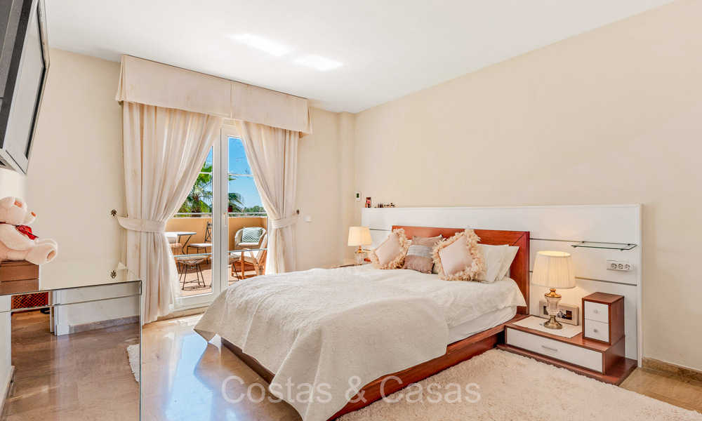 Apartamento de 3 dormitorios en venta a poca distancia de Puerto Banús y la playa en Nueva Andalucía, Marbella 73712