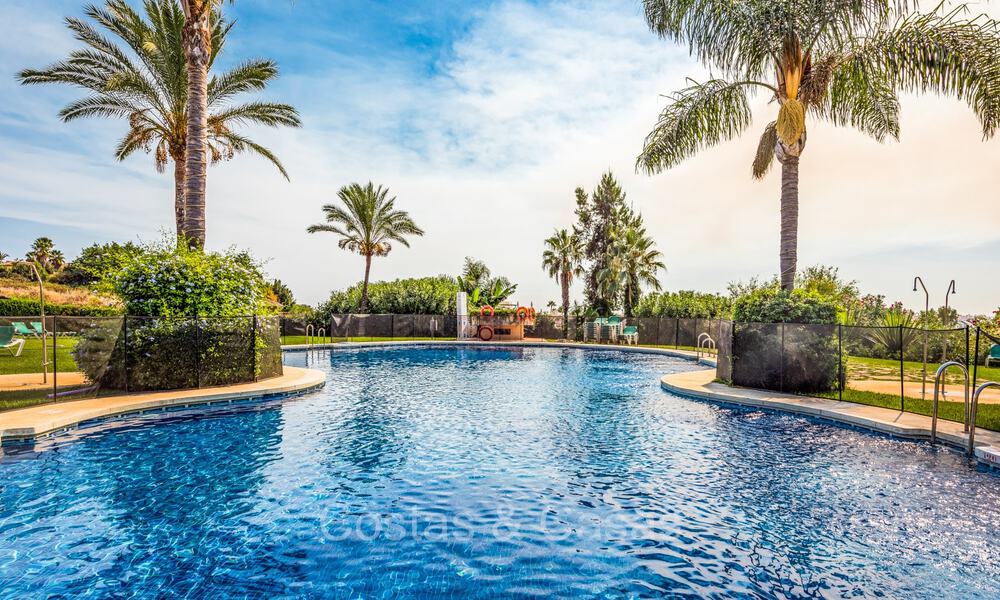 Apartamento de 3 dormitorios en venta a poca distancia de Puerto Banús y la playa en Nueva Andalucía, Marbella 73726