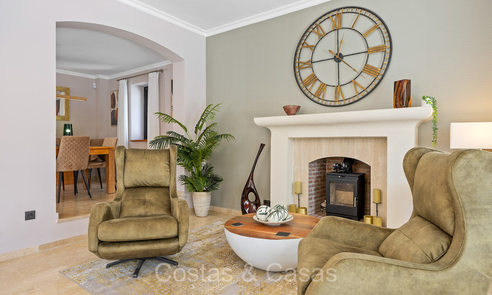 Villa mediterránea de lujo en venta con un aspecto encantador y atemporal en Benahavis - Marbella 73936