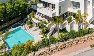 Lista para entrar a vivir, villa en venta a poca distancia de una casa club de golf en la Nueva Milla de Oro, Marbella - Estepona 805994 