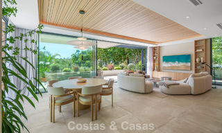 Lista para entrar a vivir, villa en venta a poca distancia de una casa club de golf en la Nueva Milla de Oro, Marbella - Estepona 806014 
