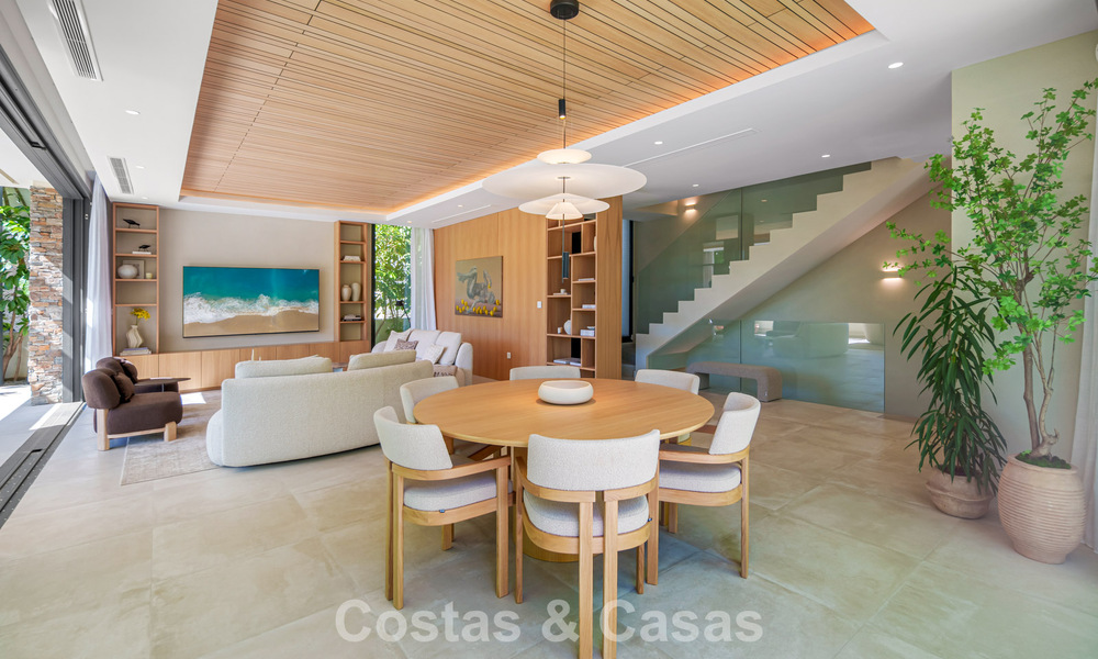 Lista para entrar a vivir, villa en venta a poca distancia de una casa club de golf en la Nueva Milla de Oro, Marbella - Estepona 806015