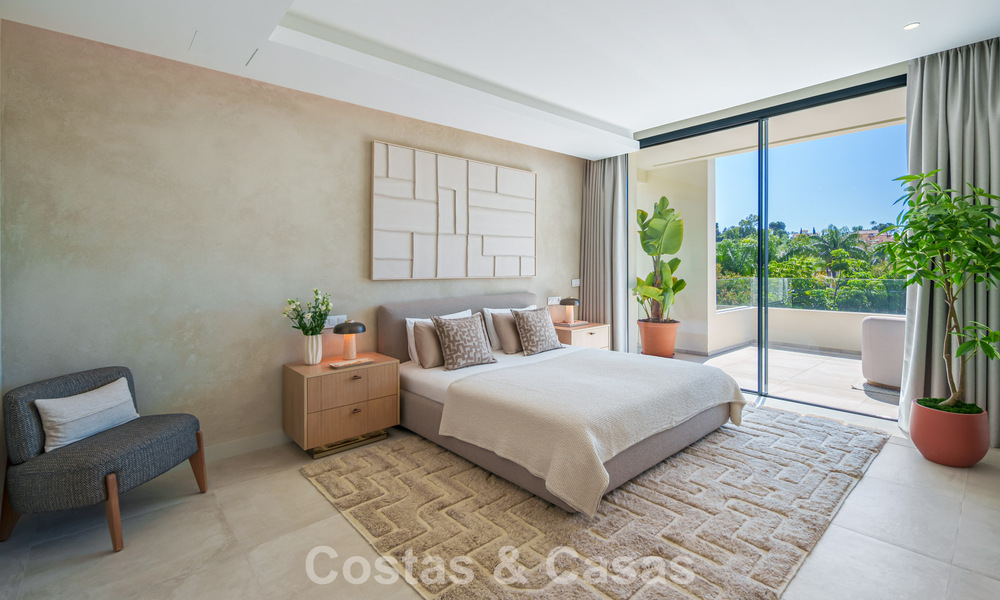 Lista para entrar a vivir, villa en venta a poca distancia de una casa club de golf en la Nueva Milla de Oro, Marbella - Estepona 806021