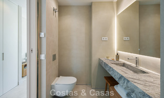 Lista para entrar a vivir, villa en venta a poca distancia de una casa club de golf en la Nueva Milla de Oro, Marbella - Estepona 806029 