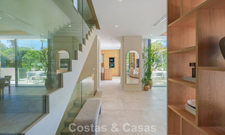 Lista para entrar a vivir, villa en venta a poca distancia de una casa club de golf en la Nueva Milla de Oro, Marbella - Estepona 806032 