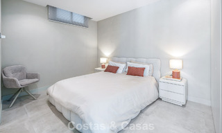 Lista para entrar a vivir, villa en venta a poca distancia de una casa club de golf en la Nueva Milla de Oro, Marbella - Estepona 806034 