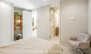 Lista para entrar a vivir, villa en venta a poca distancia de una casa club de golf en la Nueva Milla de Oro, Marbella - Estepona 806036 