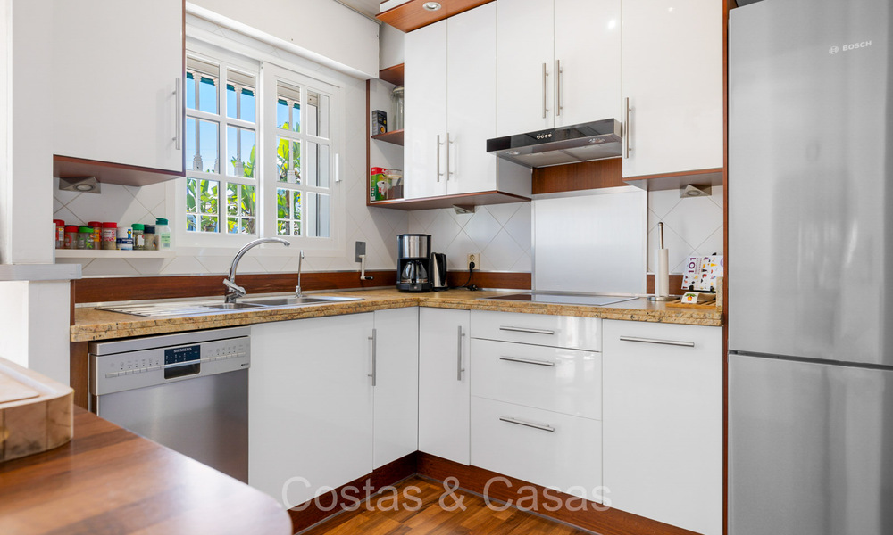 Villa española en venta a poca distancia de todo en Nueva Andalucía, Marbella 74380