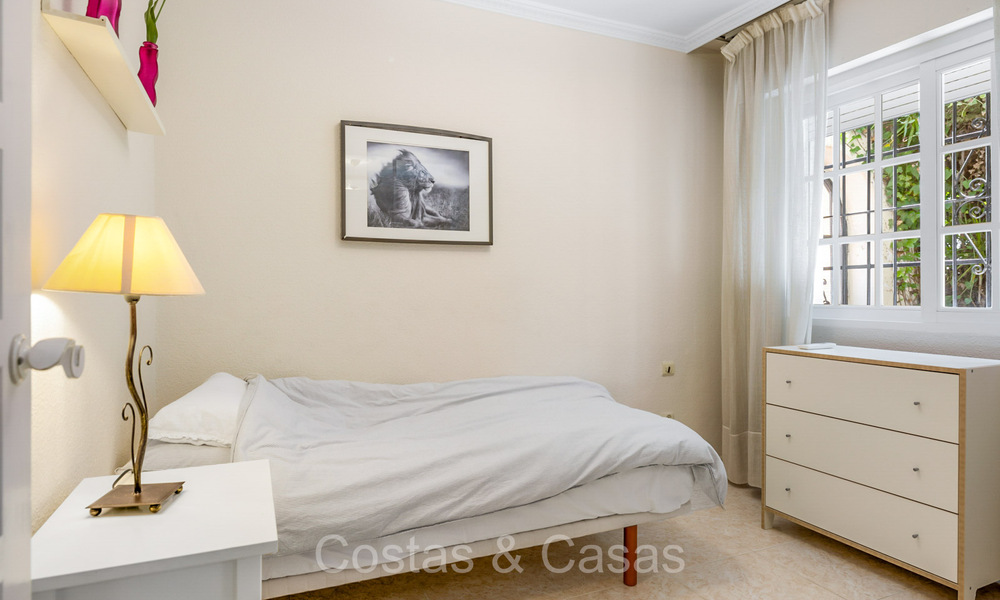 Villa española en venta a poca distancia de todo en Nueva Andalucía, Marbella 74388