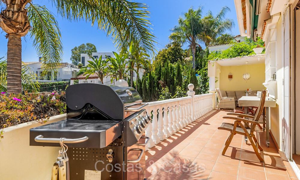 Villa española en venta a poca distancia de todo en Nueva Andalucía, Marbella 74390