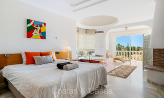 Villa española en venta a poca distancia de todo en Nueva Andalucía, Marbella 74399 